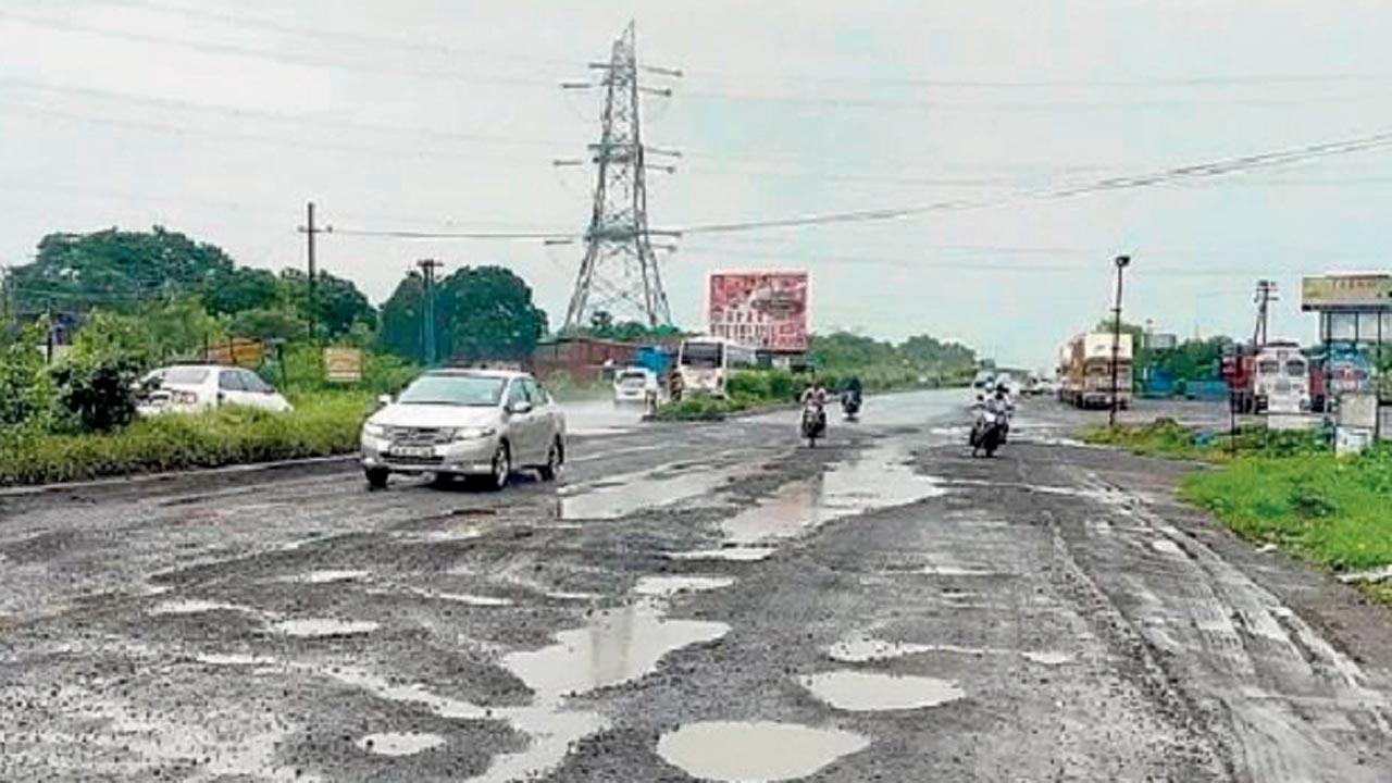 Maharashtra: Another pothole death, as truck runs over pillion in Thane