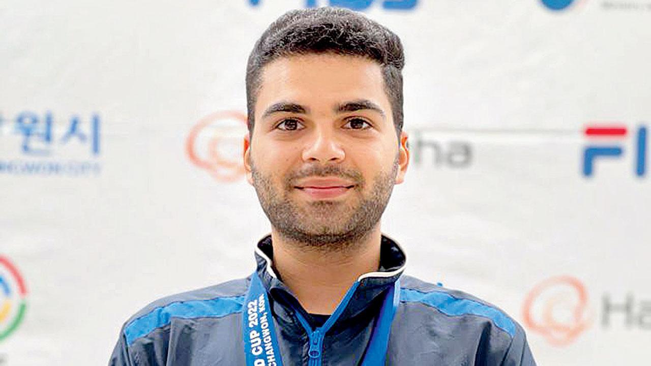 Arjun Babuta bags gold in 10m Air Rifle