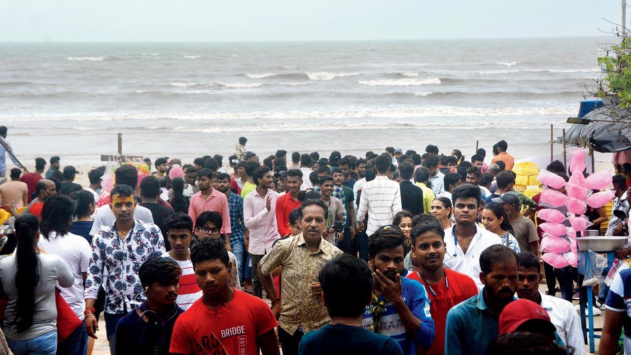 Mumbai: Beaches to be open to the public again!