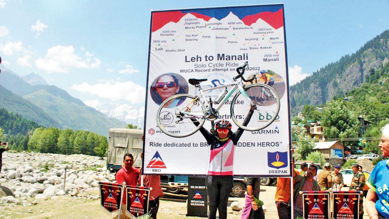 Preeti Mhaske after completing her solo cycling speed in Manali