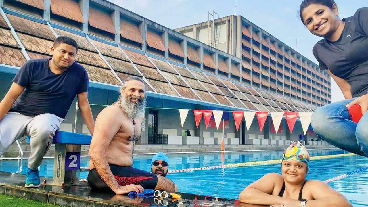 The organisers of the D2D swimming challenge at the Palava pool, Thane