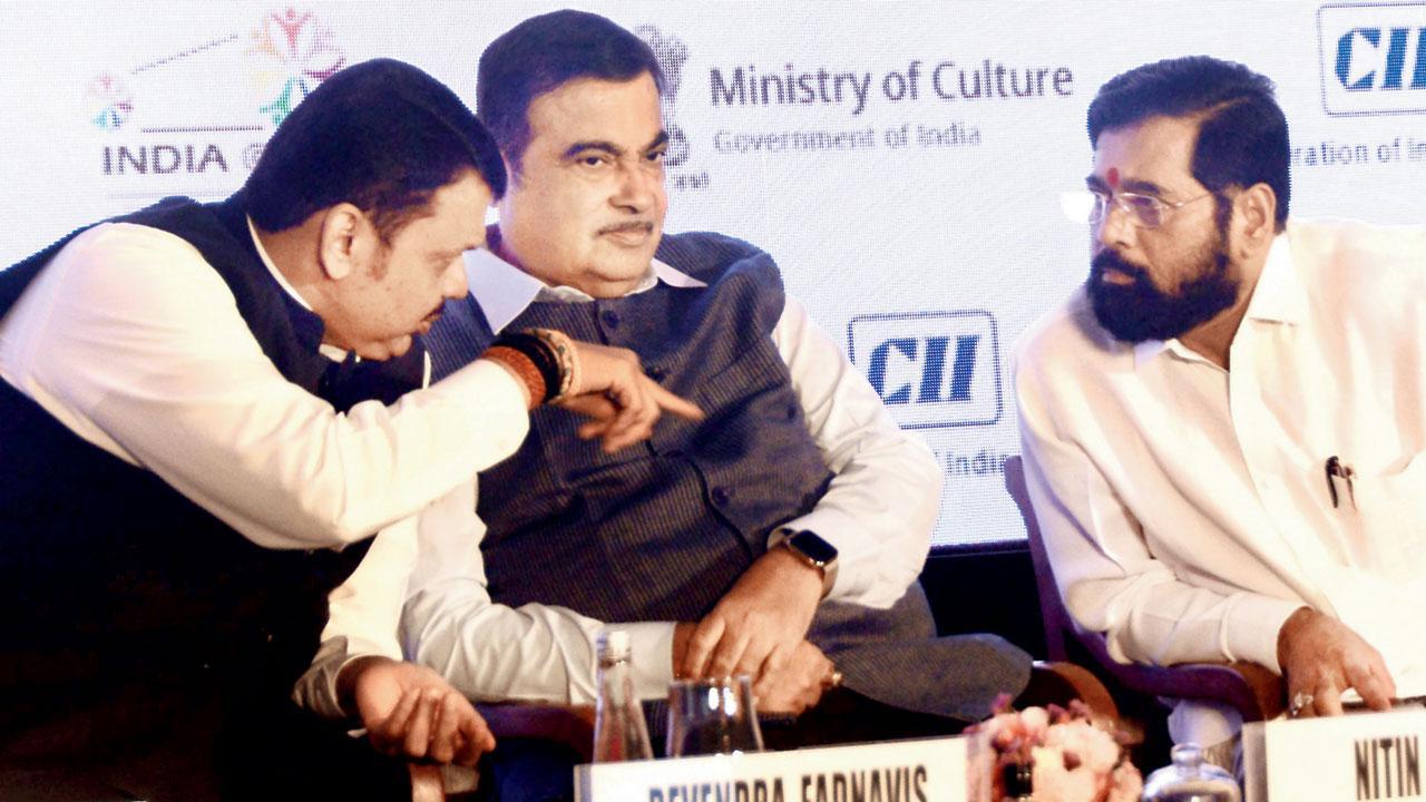 Maharashtra: Uddhav Thackeray group tries to stall cabinet expansion