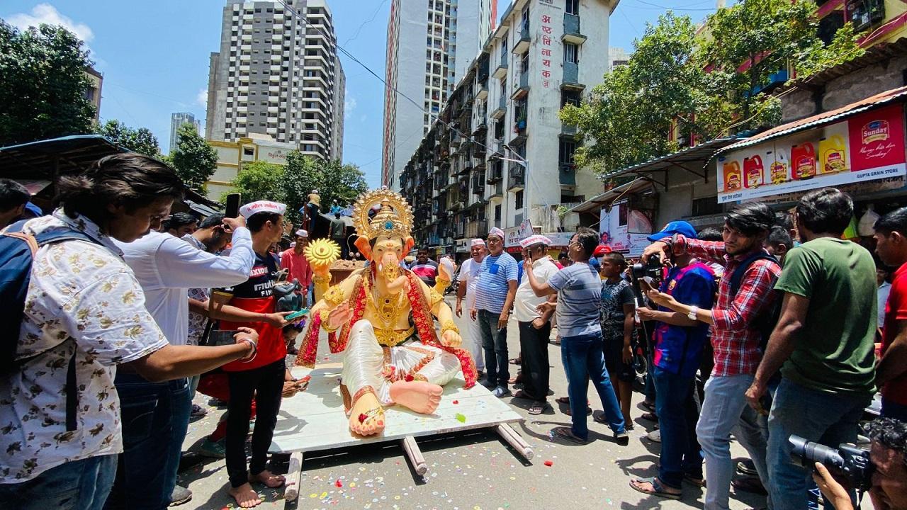 In photos: Devotees carry Lord Ganesha idol from Mumbai to a Kolhapur pandal