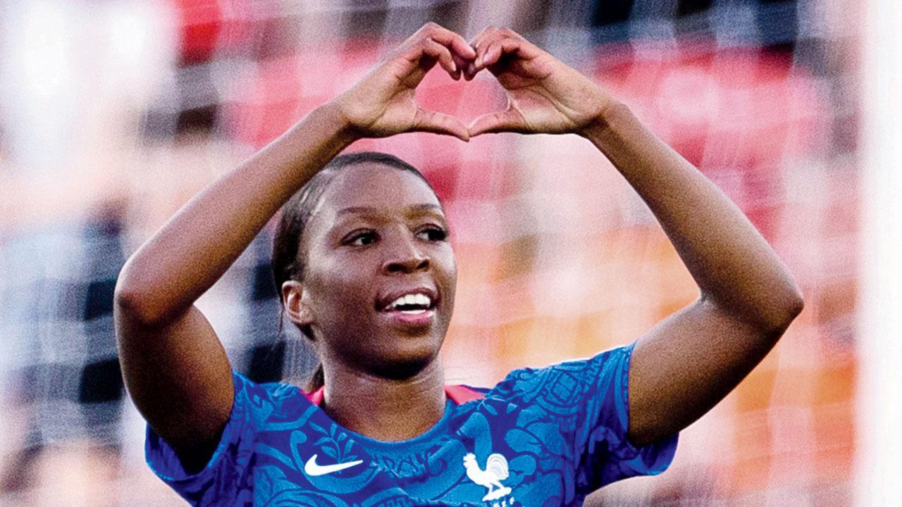 Women's Euro 2022: Grace Geyoro’s hat-trick helps France thrash Italy 5-1
