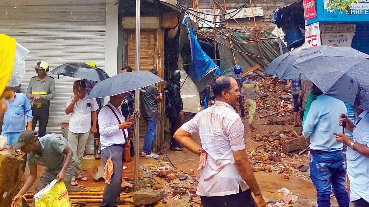 Kalbadevi collapse: Building was under repairs for 2 years