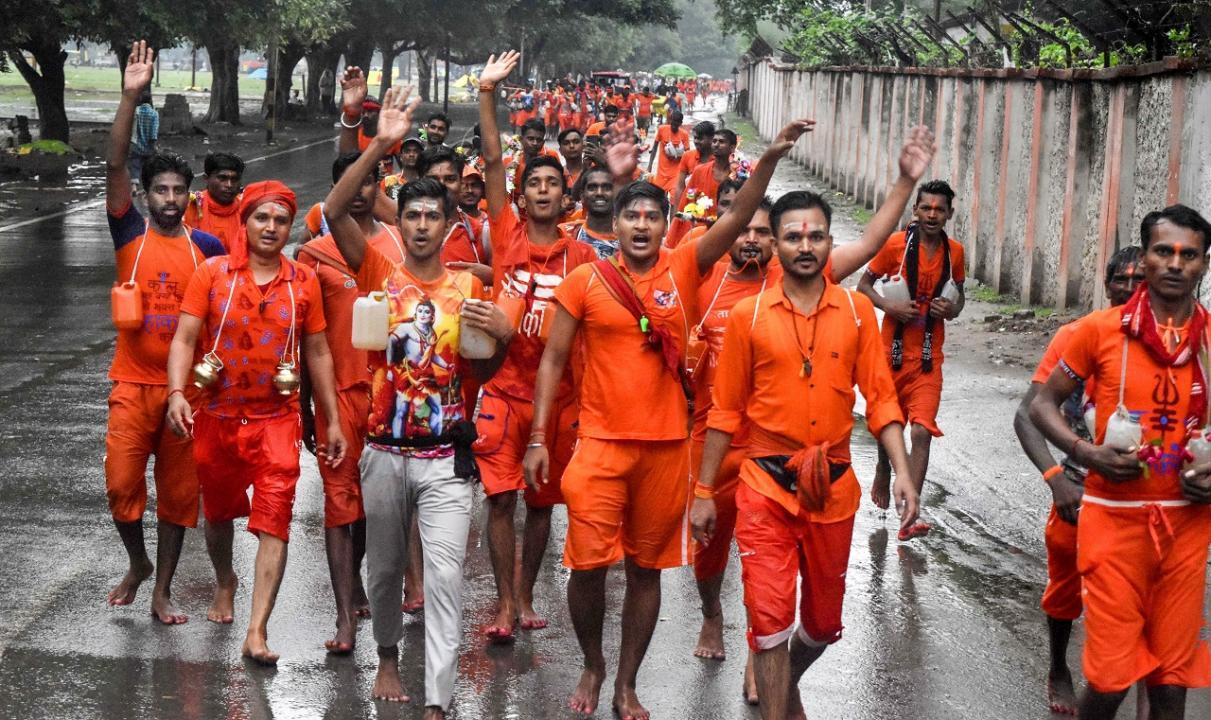 12 kanwariyas injured in road accident in Uttar Pradesh