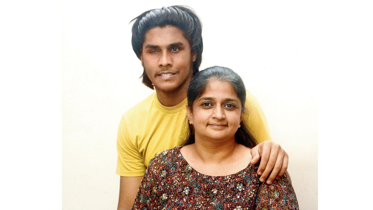 Krishna Sheth with his aunt Tarlika Mehta at their residence in Kandivli. Pic/Satej Shinde