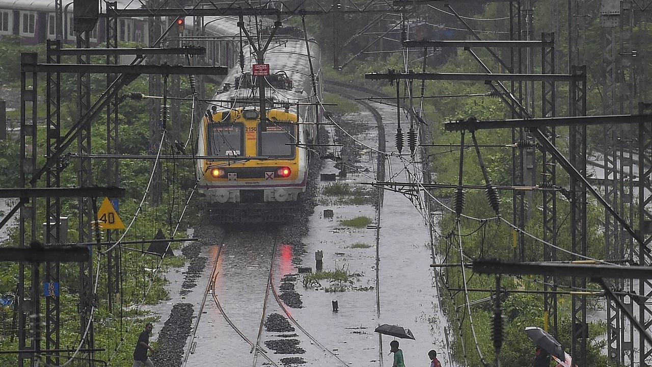 Mumbai rains LIVE updates: Emergency block on harbour line