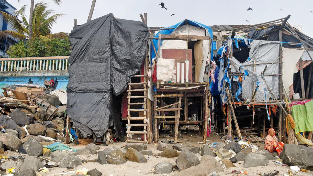Mumbai: Illegal beach houses in Mahim a new challenge for cops