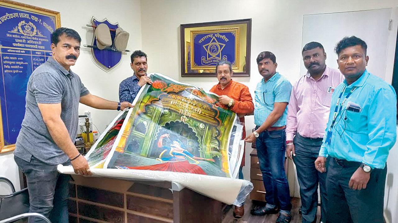 Mumbai: Courier misplaces Rs 4.3-lakh paintings, staff offer Rs 5K ‘relief’