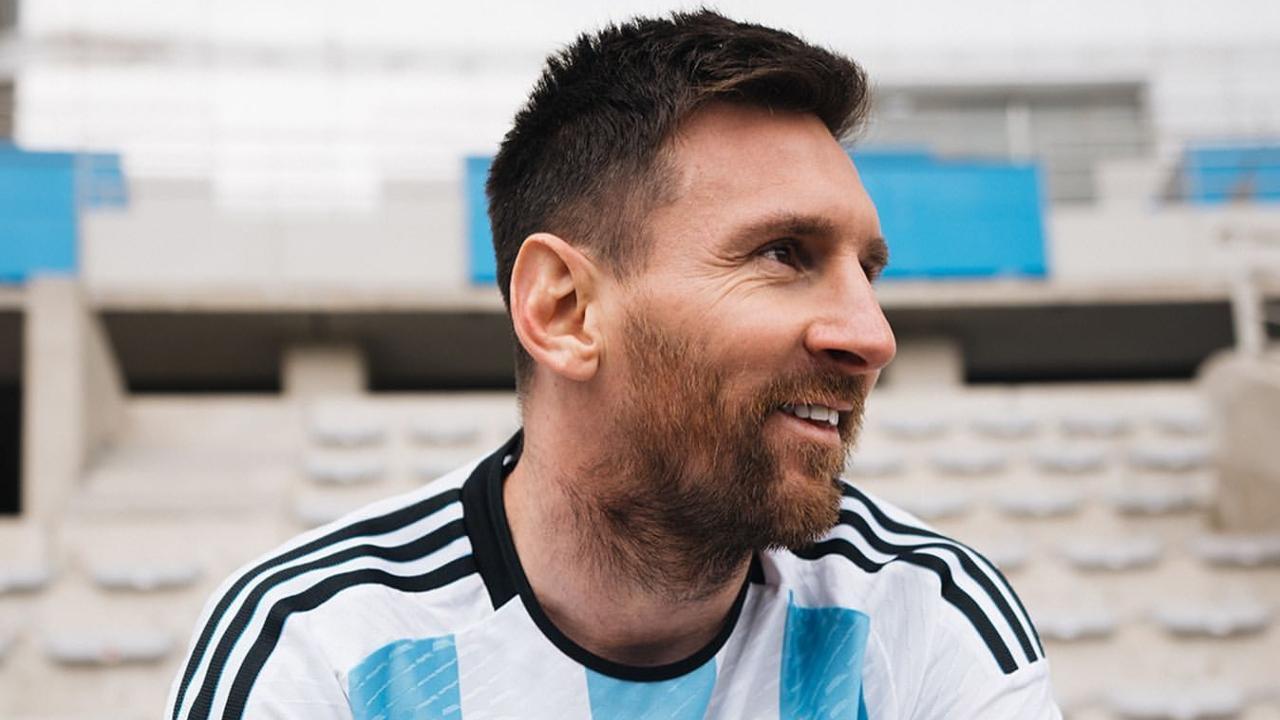 Lionel Messi unveils Argentina's 2022 World Cup kit