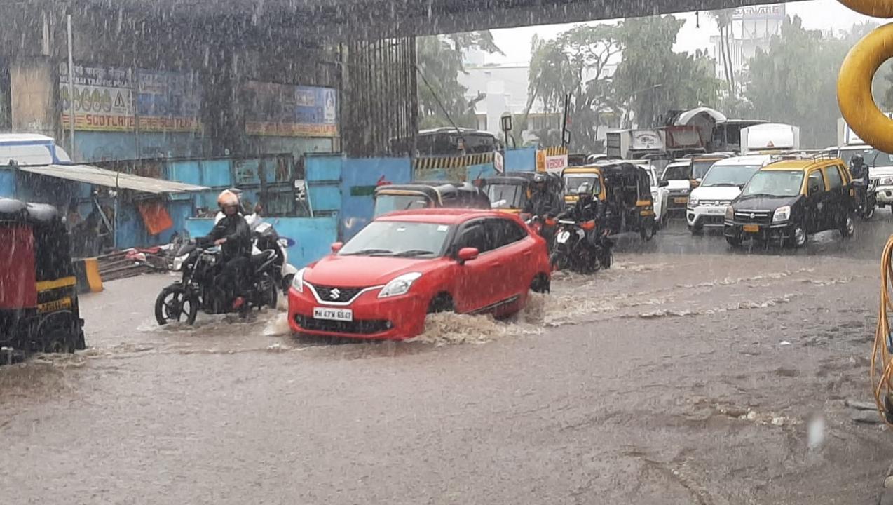 Mumbai weather LIVE updates: Mumbai receives moderate to heavy rainfall between 8.30 am to 6.30 pm