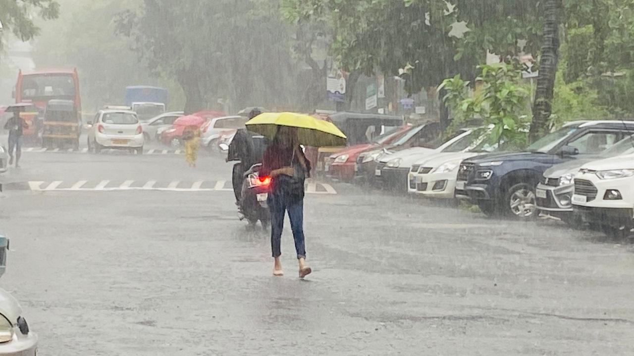 Mumbai weather update: Heavy showers cause waterlogging, traffic snarls in parts of city