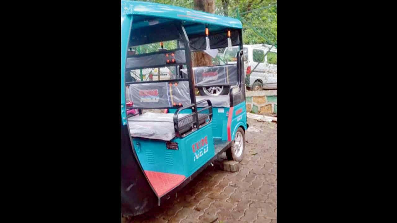 Maharashtra: Matheran locals raise red flag, as the three-month e-rickshaw trials begin