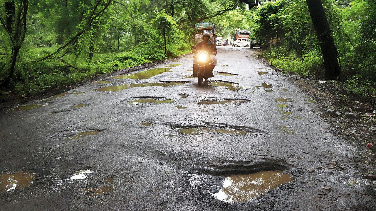 Mumbai: Potholed roads add to Aarey residents’ woes