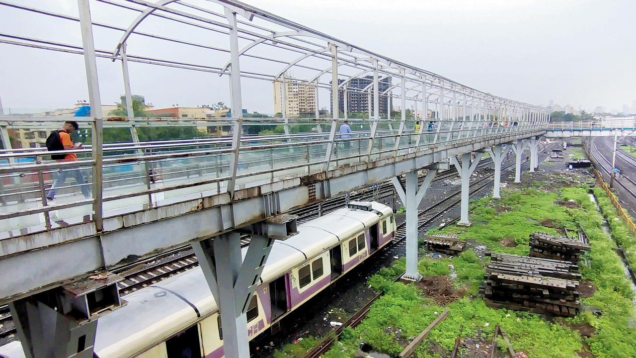 Mahim bridge to stay topless for user’s safety