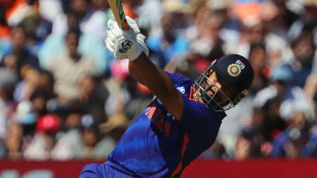 Virender Sehwag backs the idea to have Rishabh Pant opening the batting for India