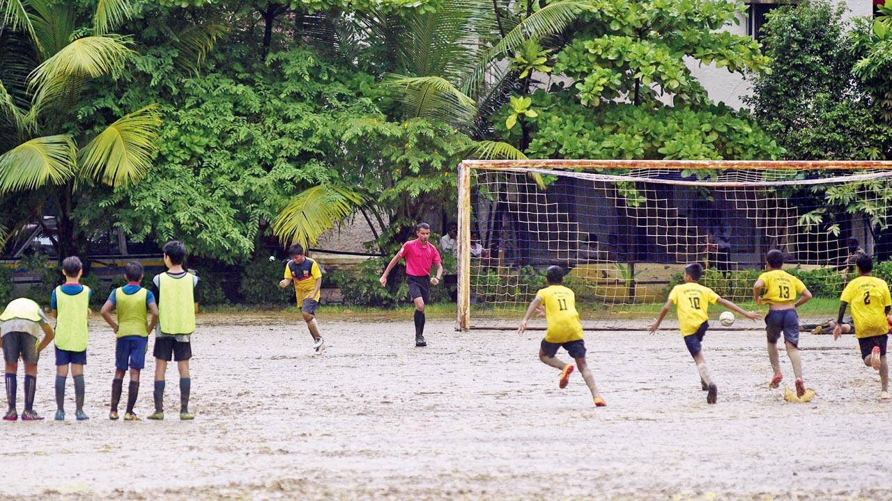 St Paul’s stun St Mary’s to storm into semis