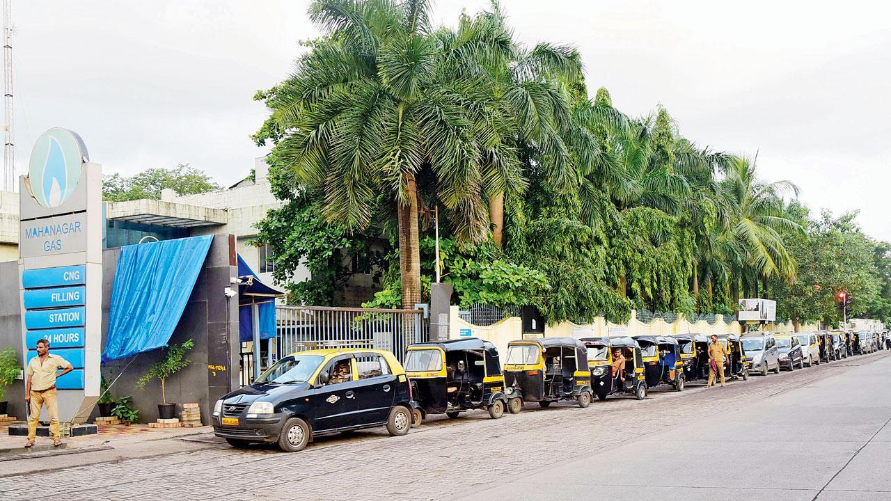 Mumbai: CNG fare hike sets kaali-peeli drivers' tempers rising