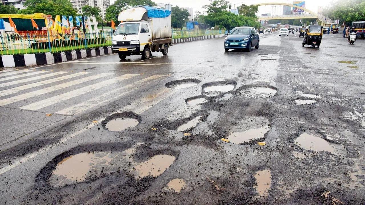 Thane: Potholes, traffic woes leave commuters fuming; TMC promises prompt action