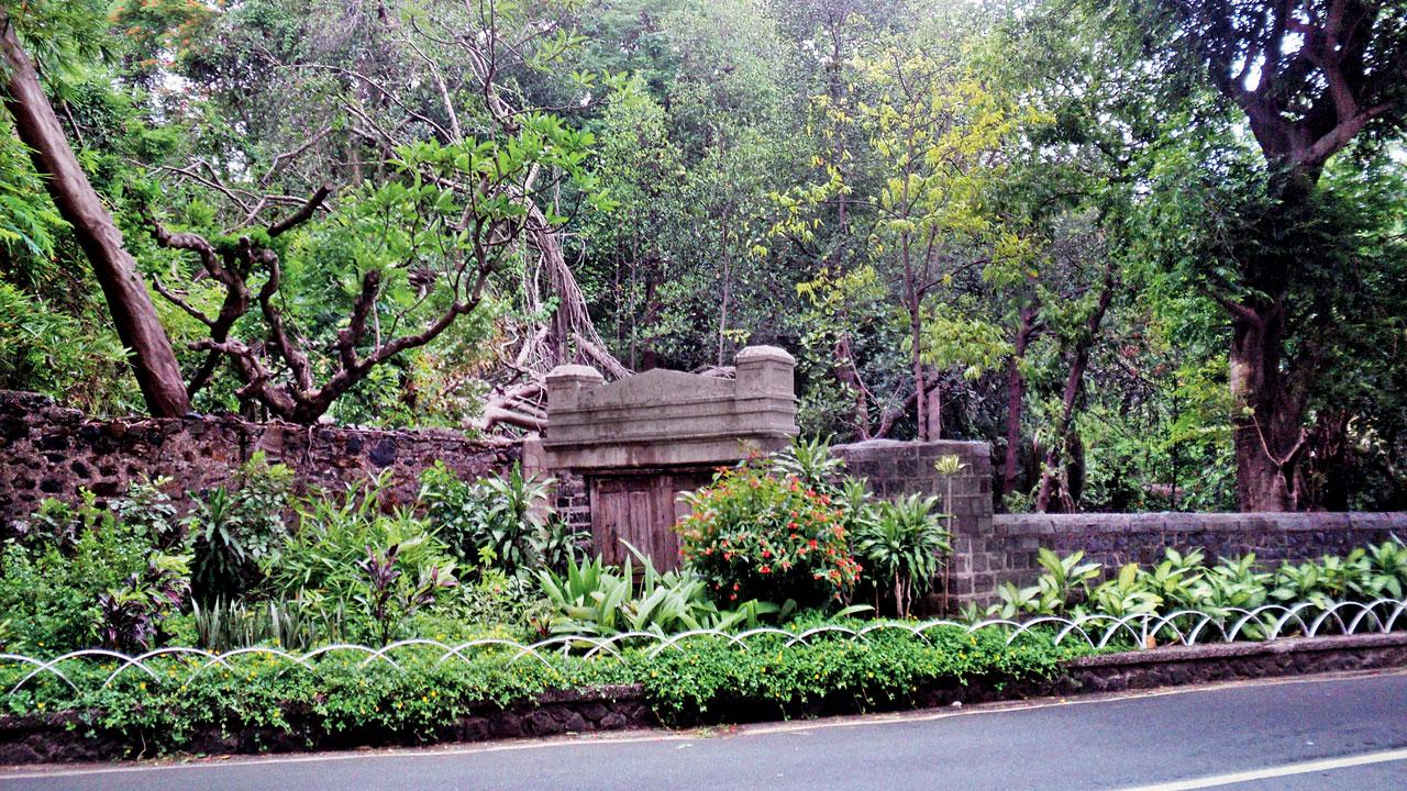The Tower of Silence at Malabar Hill.  Photo courtesy of WIKIMEDIA COMMONS