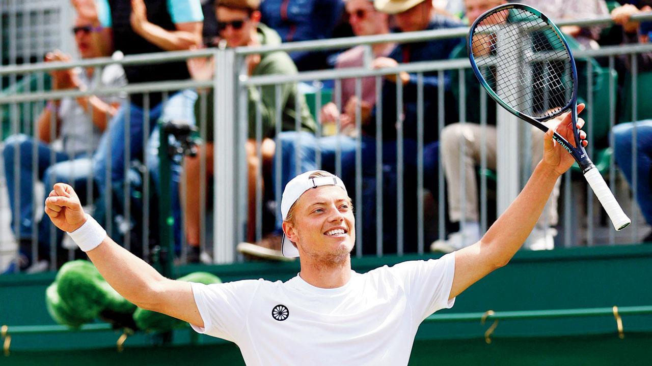 Wimbledon: Wild card Van Rijthoven enters Last 16