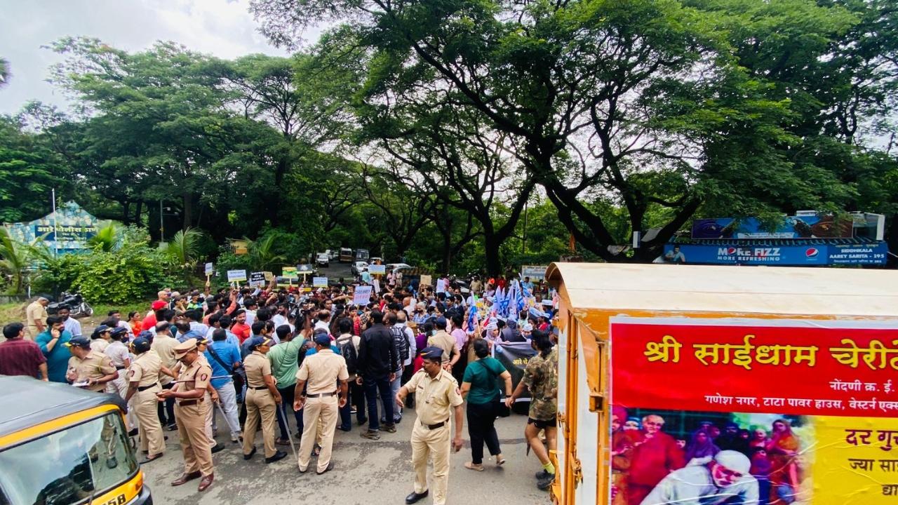 Environmentalists are up in arms after the Maharashtra Chief Minister Eknath Shinde and his deputy Devendra Fadnavis overturned the previous Uddhav Thackeray-led MVA government's decision to relocate the proposed Mumbai Metro Line-3 car shed from Aarey Colony. Pic/Shadab Khan
 