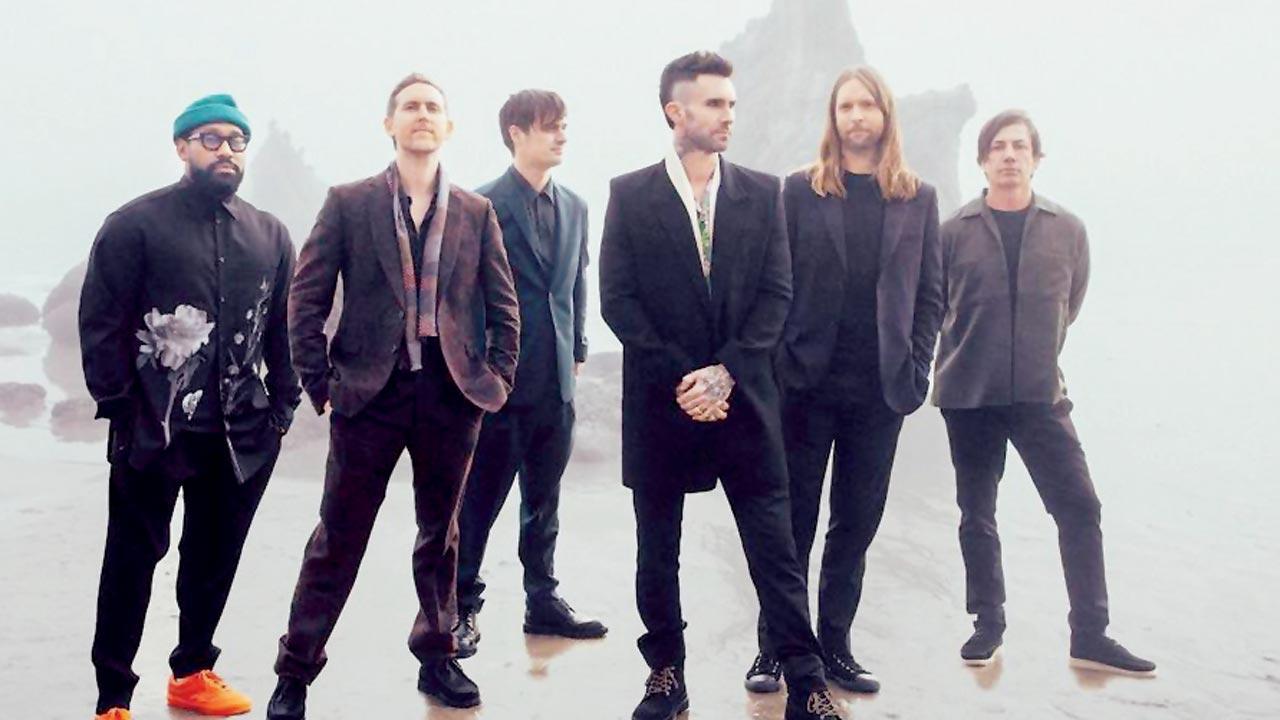 Maroon 5 removes flag on homepage amid controversy