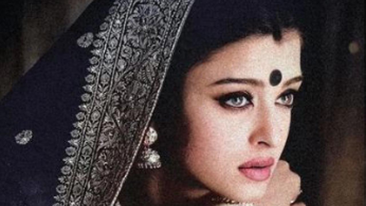 20 Years of 'Devdas': Aishwarya Rai Bachchan and Madhuri Dixit celebrate milestone anniversary