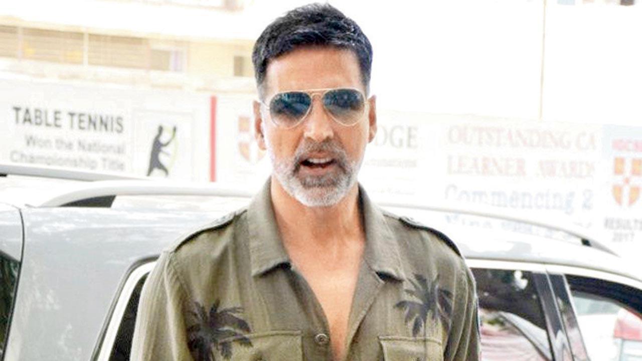 Akshay Kumar becomes highest taxpayer in India, receives 'samman patra' from income tax department