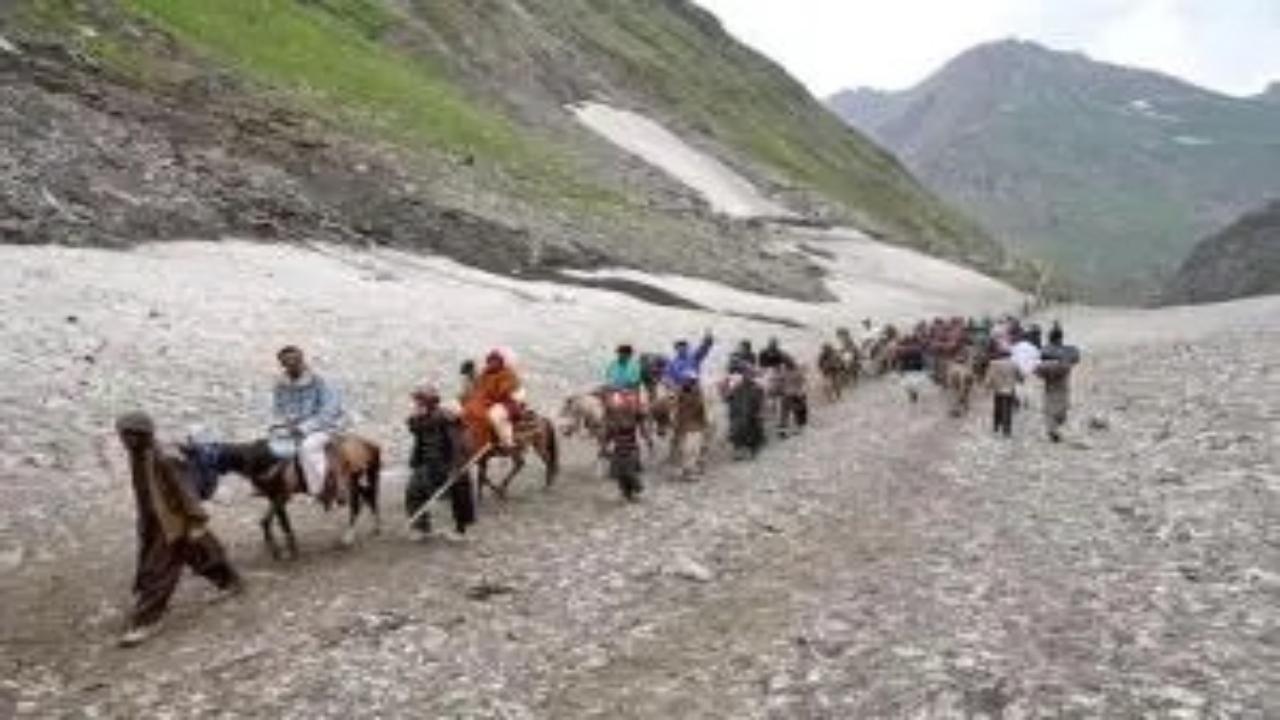 7,282 pilgrims left for Amarnath shrine from Jammu