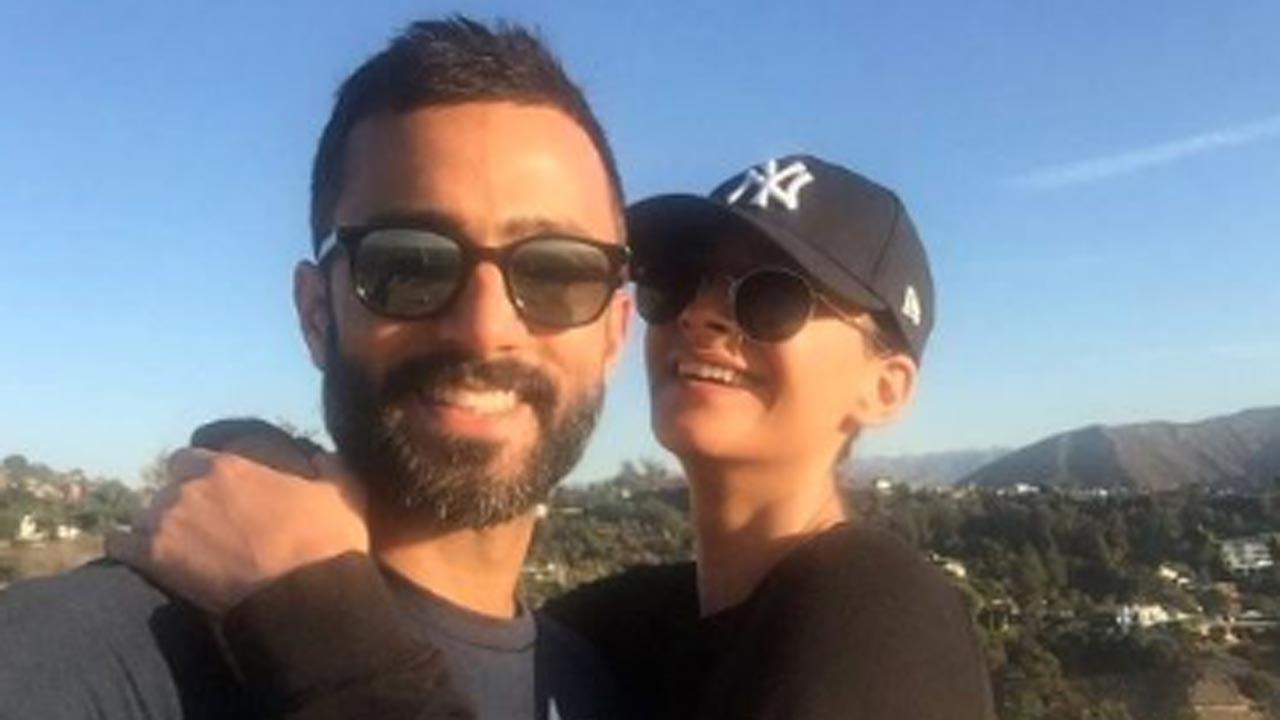 Mom-to-be Sonam Kapoor misses her 'favourite human'; Anand Ahuja responds