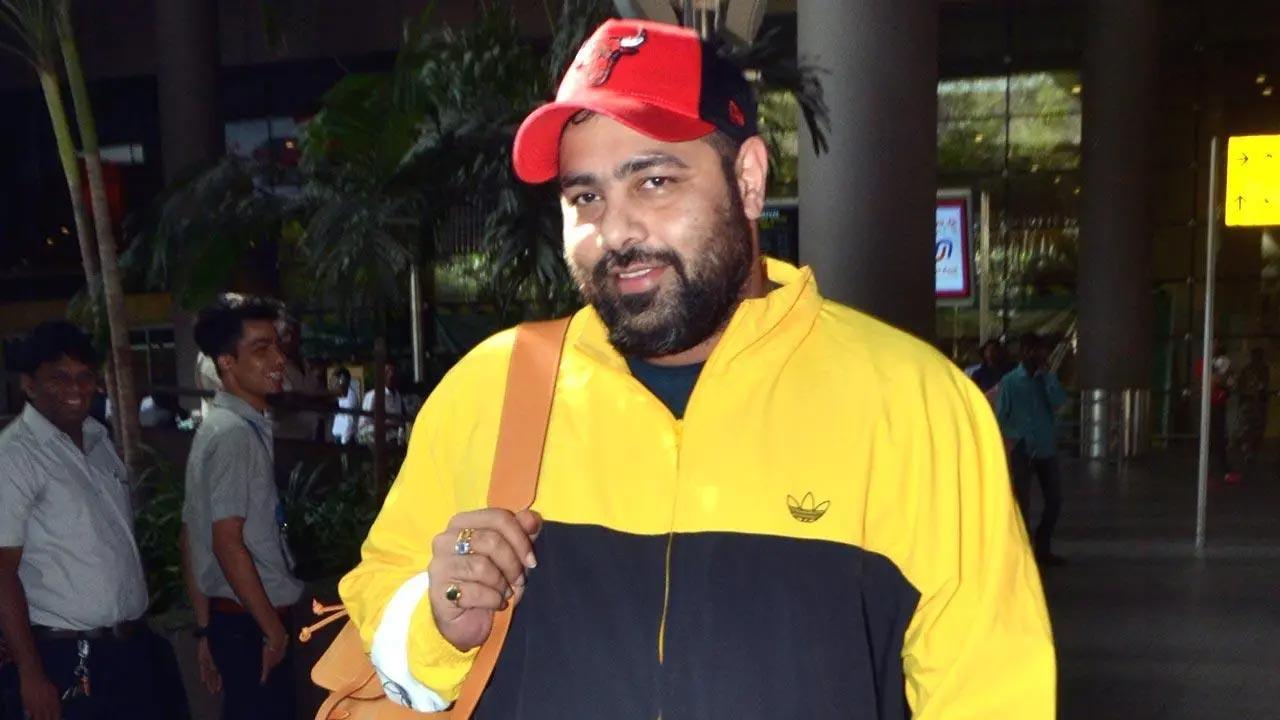 Badshah cooks 'pakoras' and says: 'I am in the wrong field, I can be a good chef'