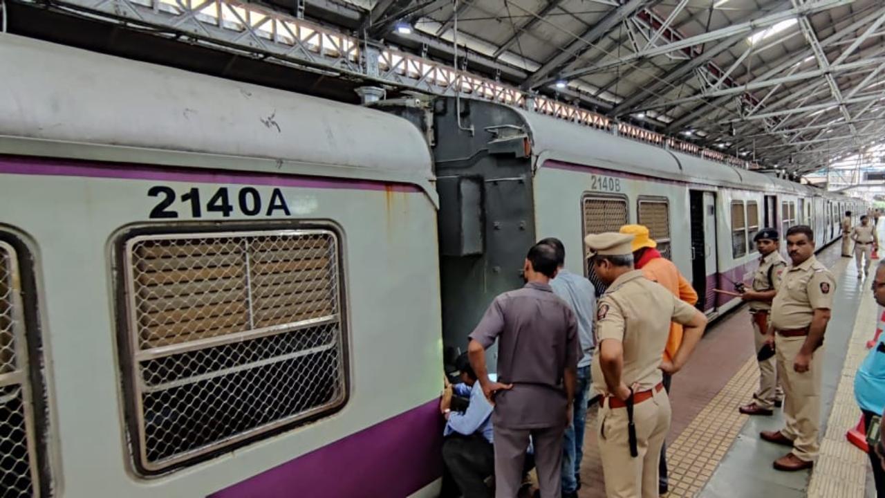 Mumbai: Local train derails at CSMT, none hurt; Harbour Line services affected