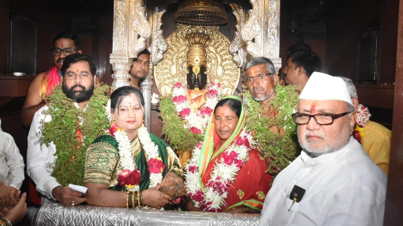 CM Eknath Shinde offers prayers on the occasion of Ashadhi Ekadashi