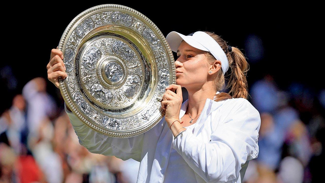 Wimbledon 2022: Elena Rybakina does the unthinkable!