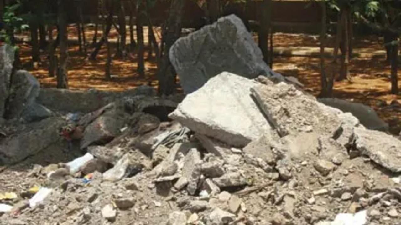 Thane: Part of building facade collapses, no report of injuries