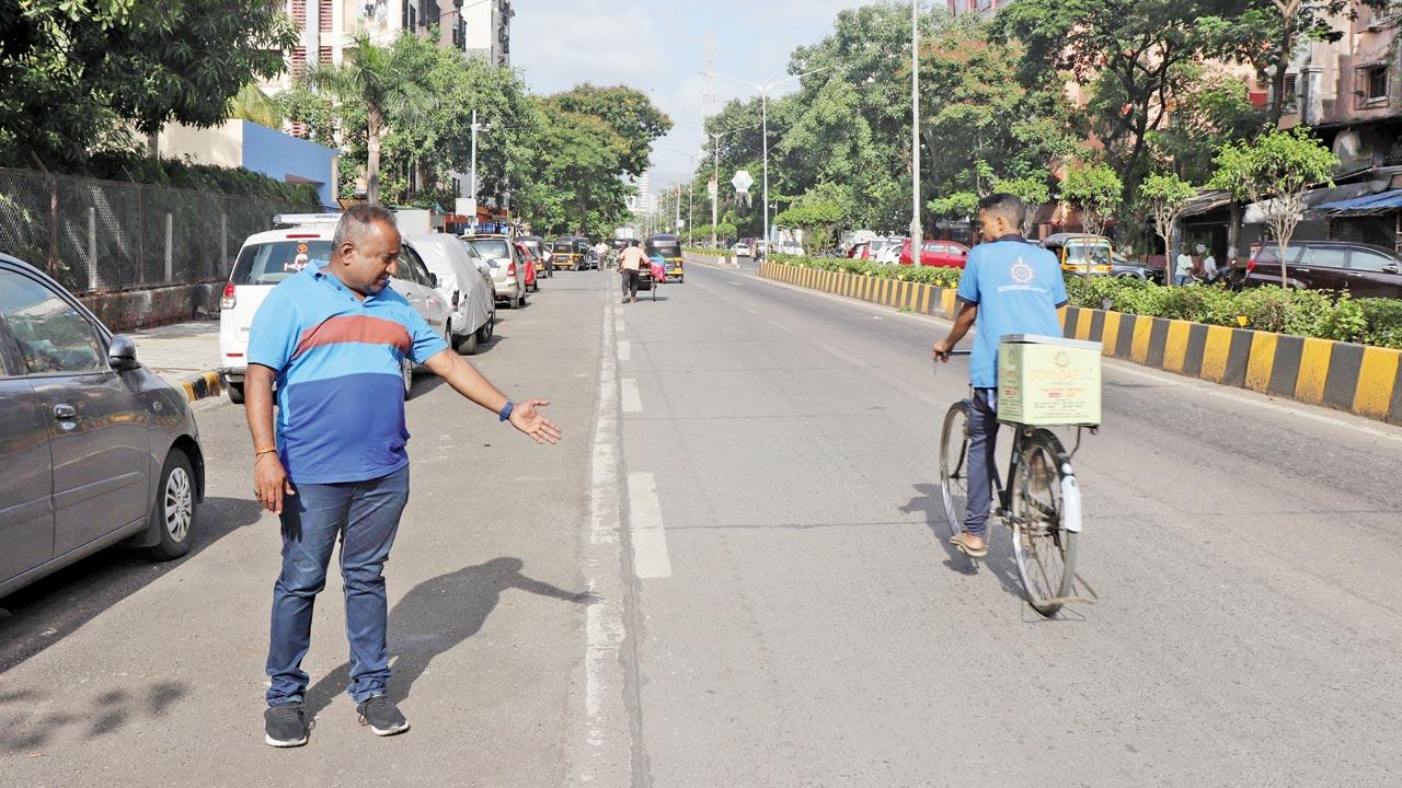 Shiva Shetty points to where Prashant Barekar was killed 