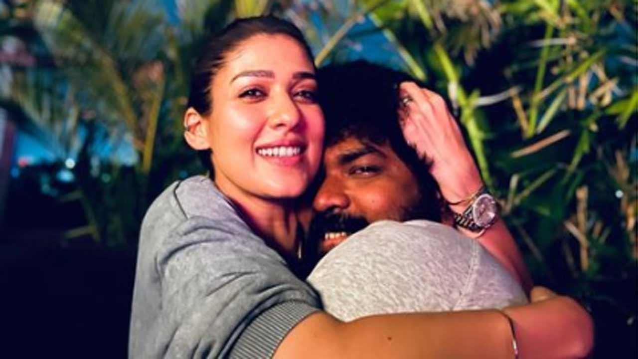 Love is in the air: Nayanthara, Vignesh Shivan pose for a perfect romantic  picture
