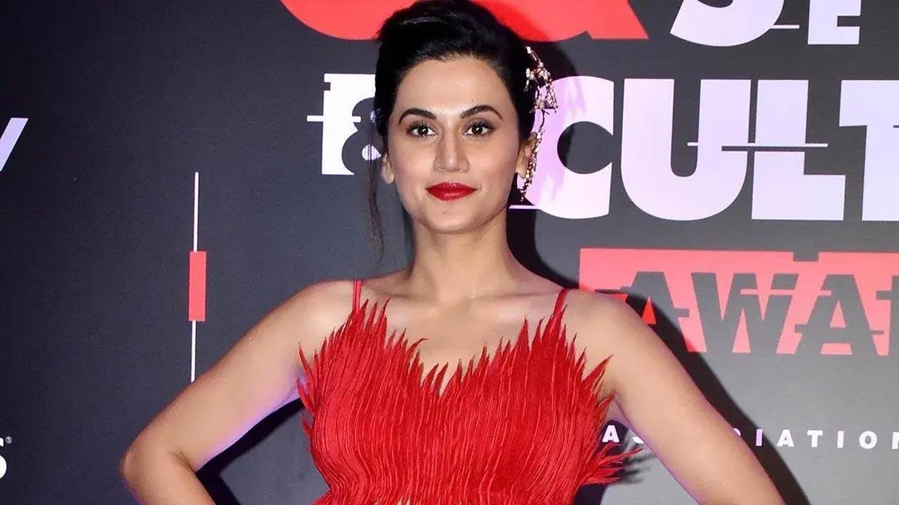 Taapsee visits Eden Gardens with Mithali Raj and 'Shabaash Mithu' director