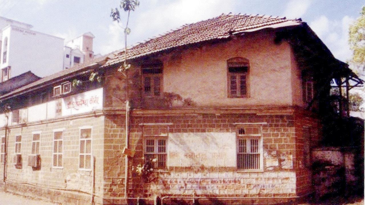 Dhootpapeshwar Factory, which manufactured ayurvedic medicines, was founded in 1872. In the 19th century, it enjoyed the reputation of being the best option for employment. A small museum to Ayurveda now takes up the ground floor. Pic/Panvel—Great City, Fading heritage