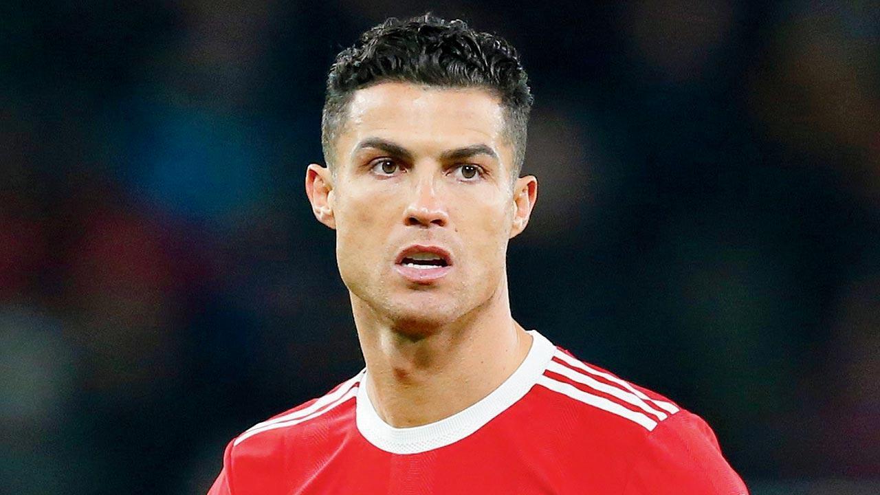 Cristiano Ronaldo reportedly misses Manchester United training for family reasons