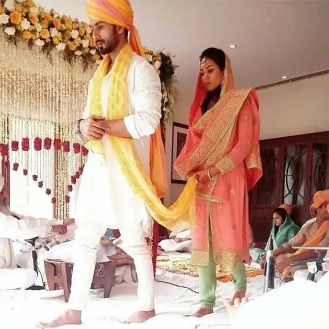 The wedding took place as per Arya Samaj rituals at West Green Farmhouse in Rajokri under a thick blanket of security. While Kunal Rawal designed Shahid's traditional outfit, Anamika Khanna had done up the 21-year-old bride's trousseau. The wedding menu included a lavish vegetarian fare as the couple's families are followers of the Radha Saomi Satsang Beas