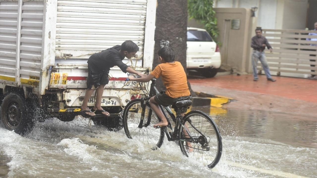 Waterlogging in Sion due to heavy rains