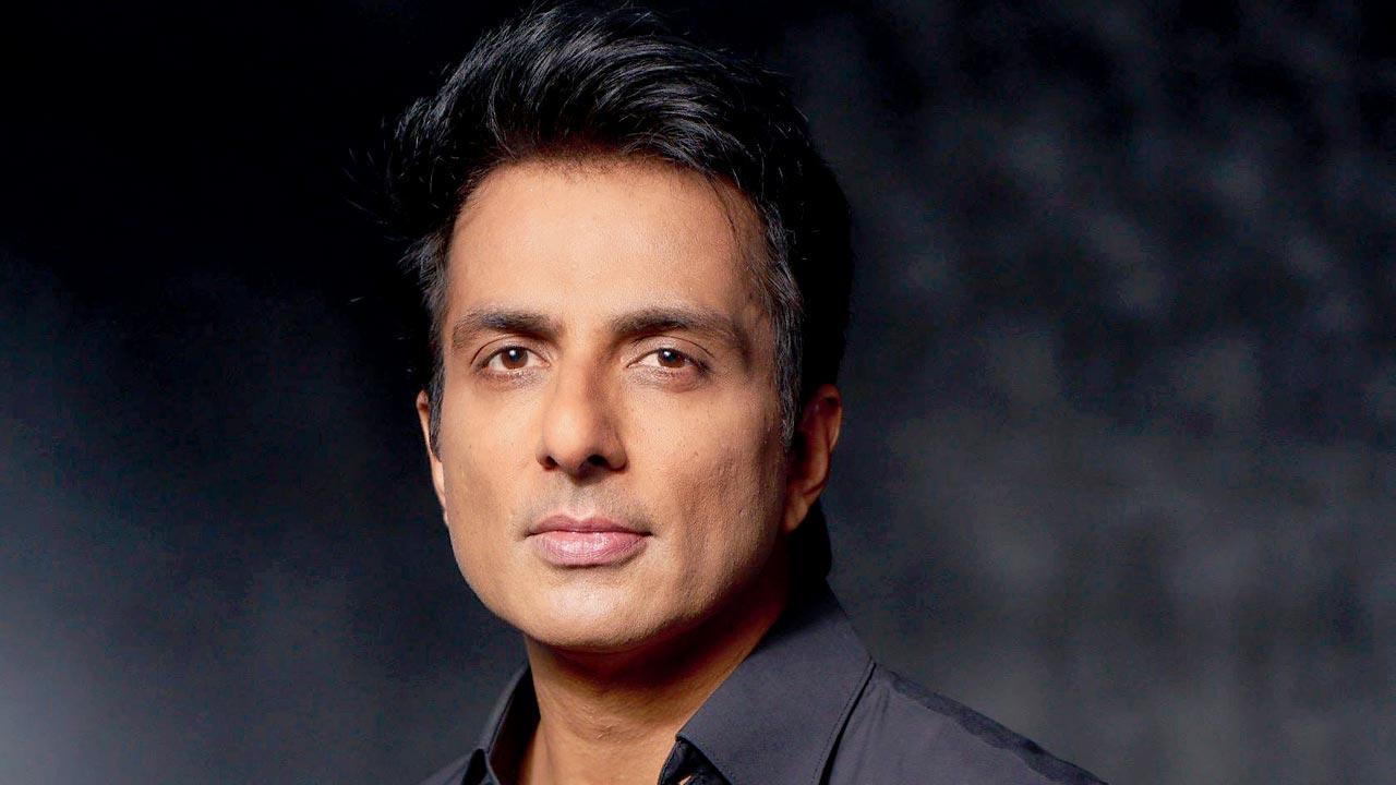 People's messiah Sonu Sood gets duped for reel