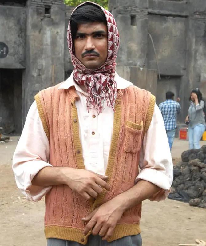 In 2015, Sushant Singh Rajput appeared in Dibakar Banerjee's Detective Byomkesh Bakshy! The crime thriller based on the exploits of a fictional detective character Byomkesh Bakshi, originally created by Bengali writer Sharadindu Bandopadhyay, met with a mixed response from critics and audience