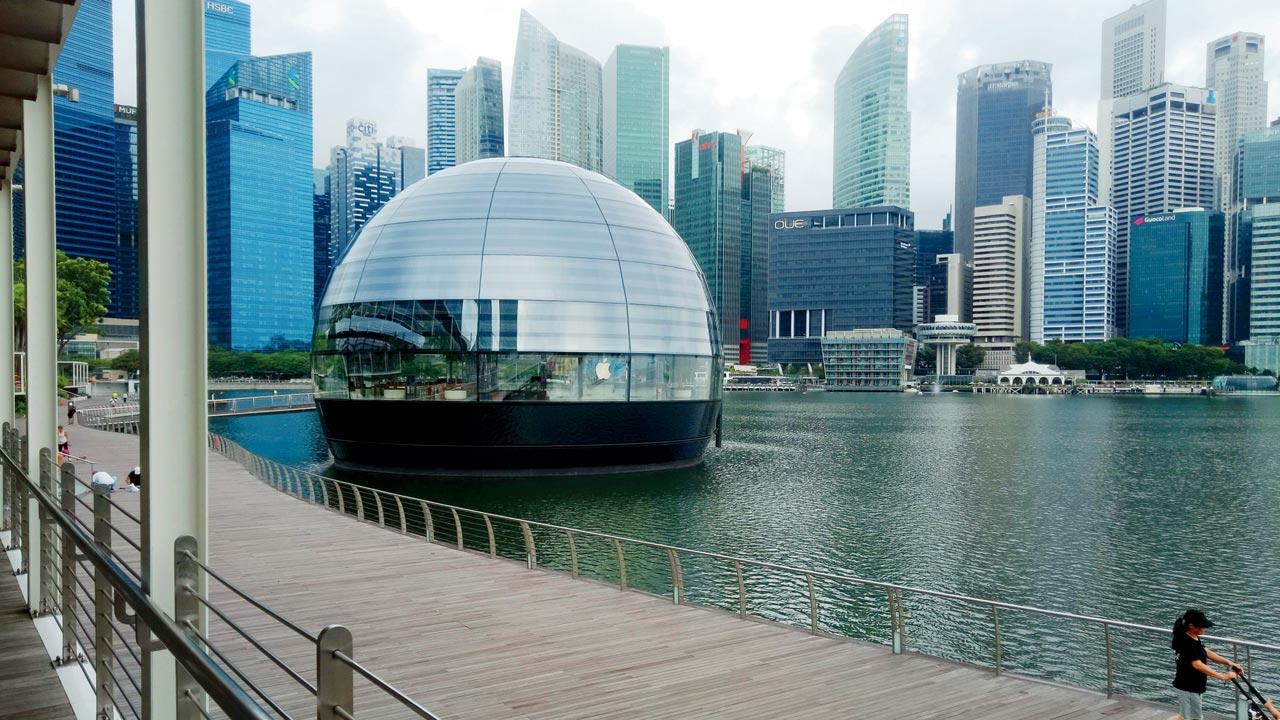 The Apple Marina Bay Sands Store as spotted along the jogging trail