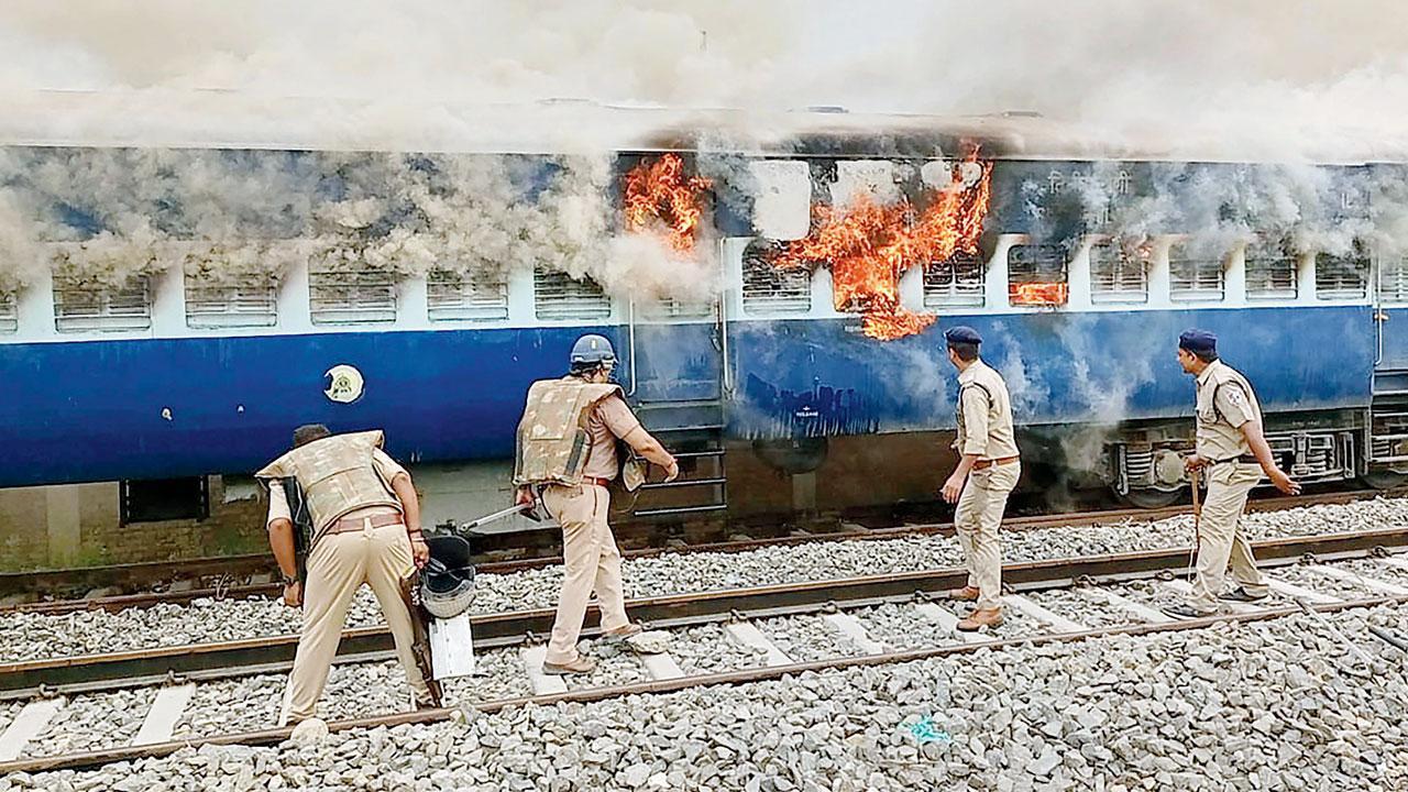 Central Railway, Western Railway count losses due to Agnipath protests