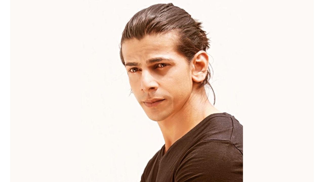 Actor Amaan F. Khan mesmerizes the audience in his music video Darmiyaan