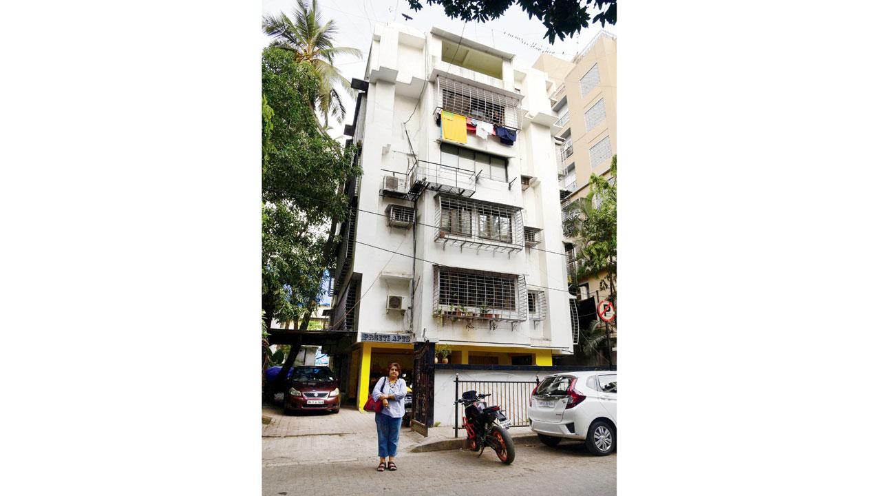 Preeti Apartment on 18th Khar Road